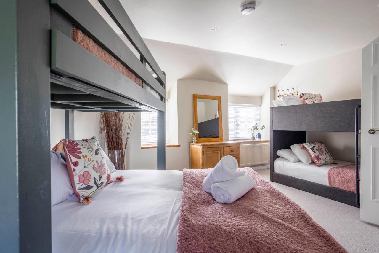 Wisteria View With Hottub & Cabin Sleeps 20 Chippenham  Luaran gambar