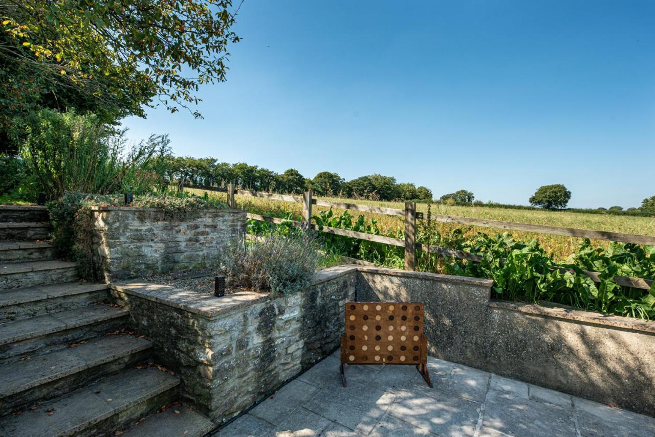 Wisteria View With Hottub & Cabin Sleeps 20 Chippenham  Luaran gambar