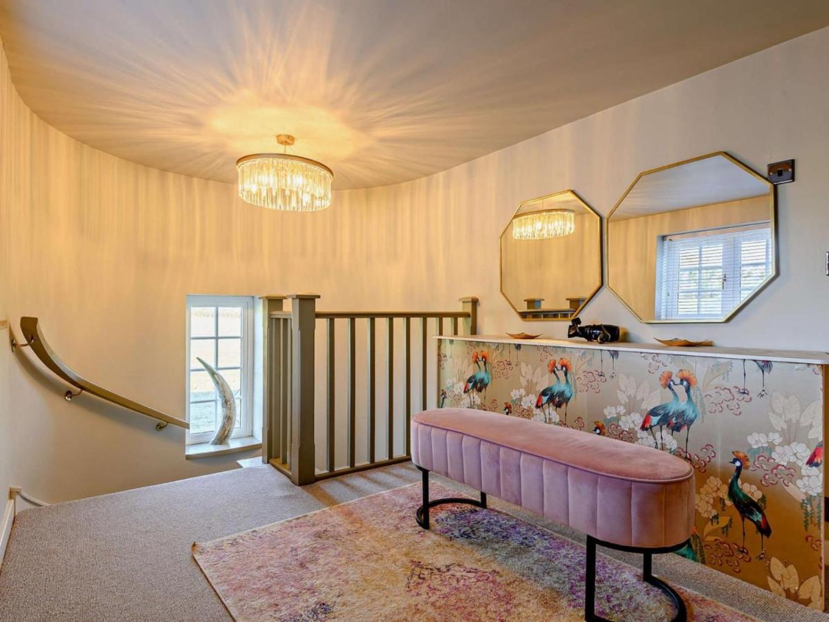 Wisteria View With Hottub & Cabin Sleeps 20 Chippenham  Luaran gambar