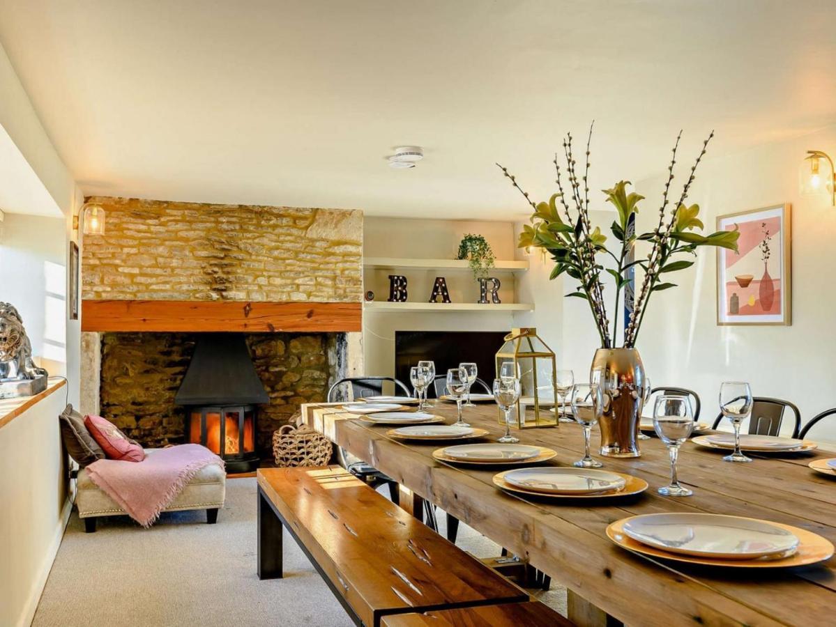 Wisteria View With Hottub & Cabin Sleeps 20 Chippenham  Luaran gambar